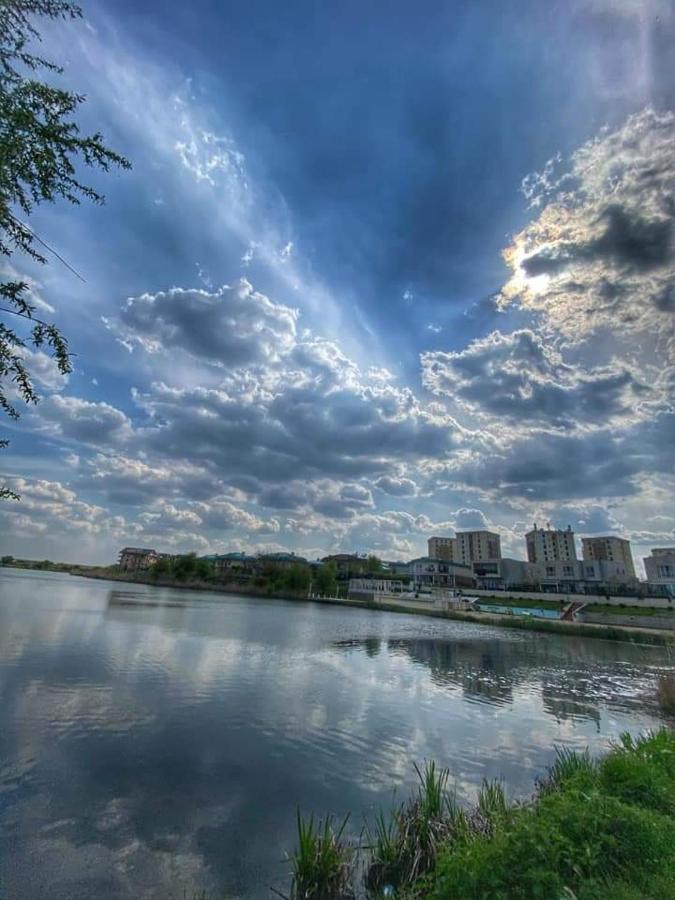 Golden Cosmopolis Apartman Cretuleasca Kültér fotó